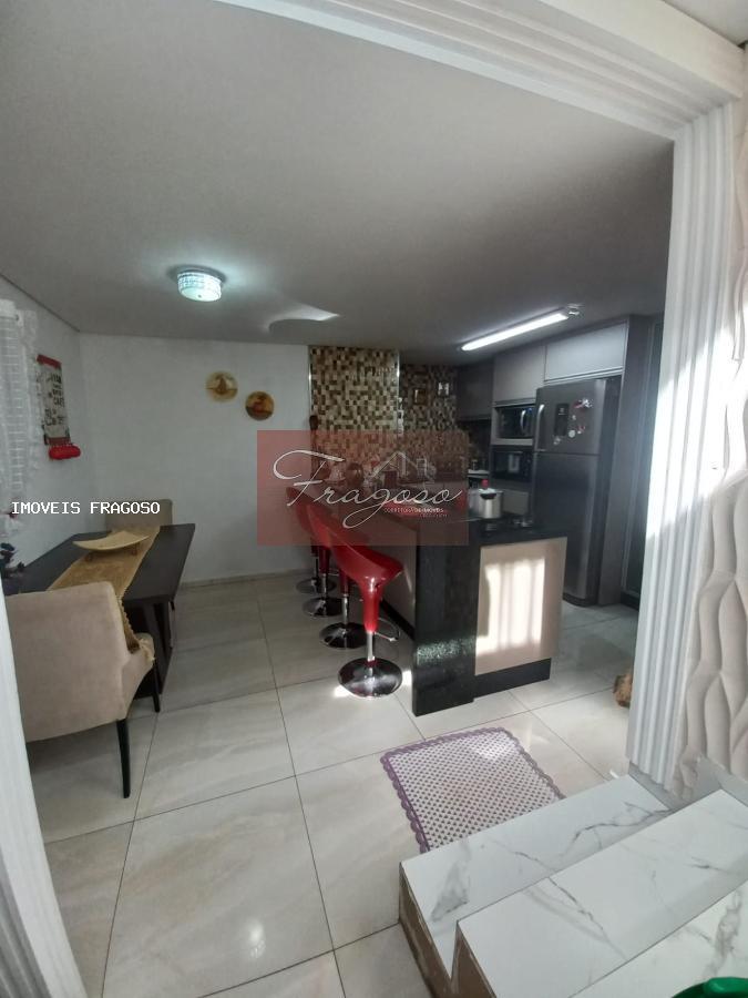 Sobrado à venda com 4 quartos, 200m² - Foto 4