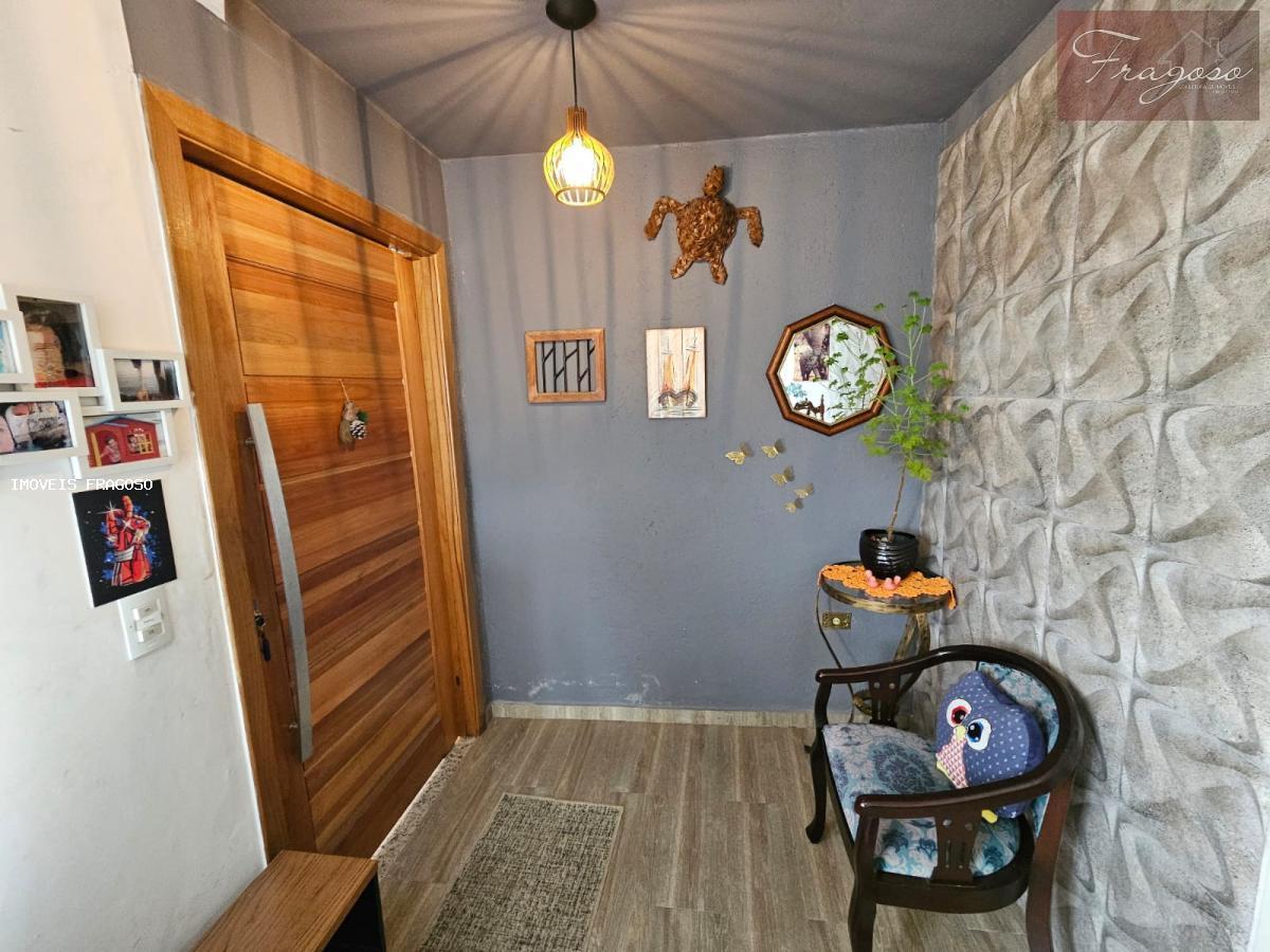 Casa à venda com 4 quartos, 110m² - Foto 35