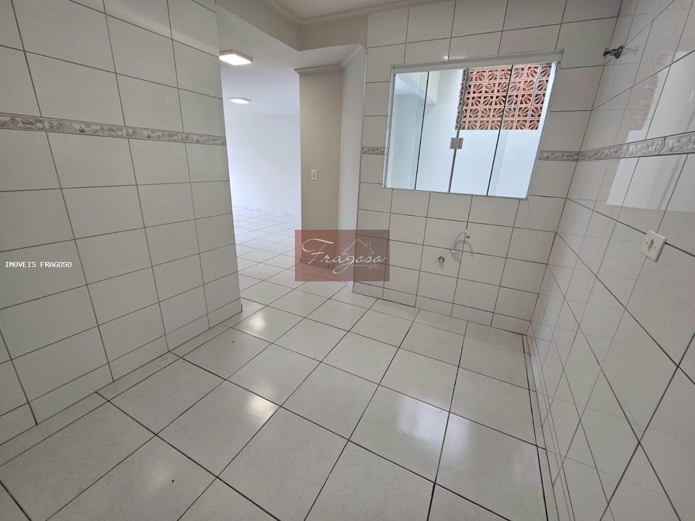 Sobrado à venda com 3 quartos, 76m² - Foto 12